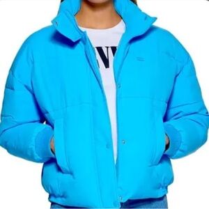 Levi’s Bright Blue Puffer Jacket Size M